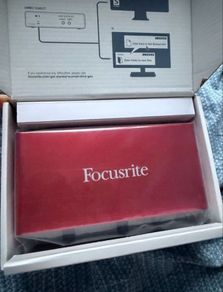 focusrite Scarlett 2i2 and condenser mic mpm-1000