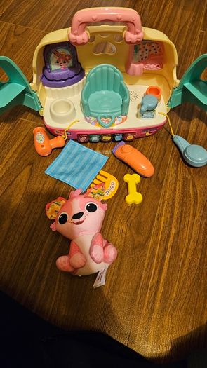 VTech - puppy carrier with accessories,