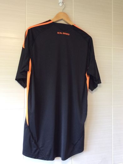 Real Madrid Jersey. Official Adidas Mens Home Goalkeepers Jersey. Season 2009/2010. Original From The Time. Not A Modern Day Remake.