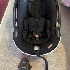 BeSafe infant car seat with isofix base