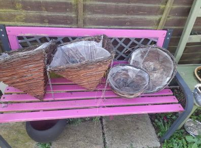 garden hanging baskets x 4