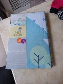 Lily & Dan Cot Duvet  Set.   B.N.W.T  S. 120cm x 150cm.