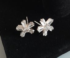 EARRINGS - Silver - Stud - Crystal