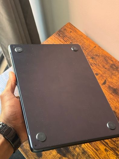 MacBook Air M2 2022 8GB Midnight Black 92 Battery Excellent Condition