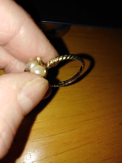9ct pearl ring