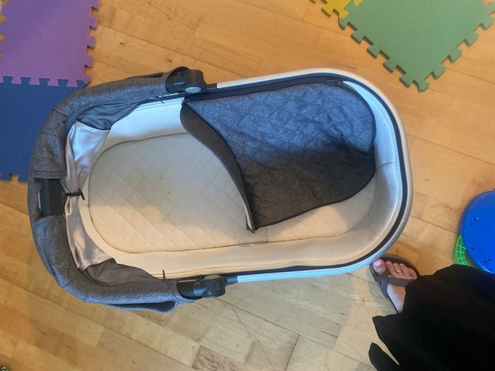 Uppababy V2 bassinet