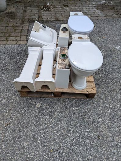 Porcelain Bathroom sets