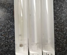 3 Bathroom mirror lamps with a charger.