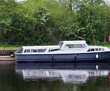Aquafibre 42 mk 1 motor cruiser