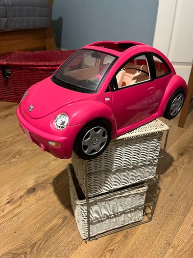 Mattel Barbie Volkswagen Beetle in hot pink
