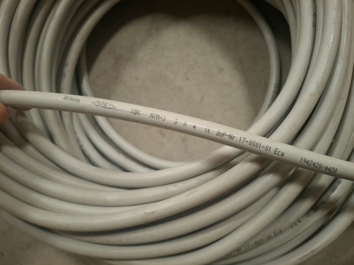 3x 4mm square cable 51m