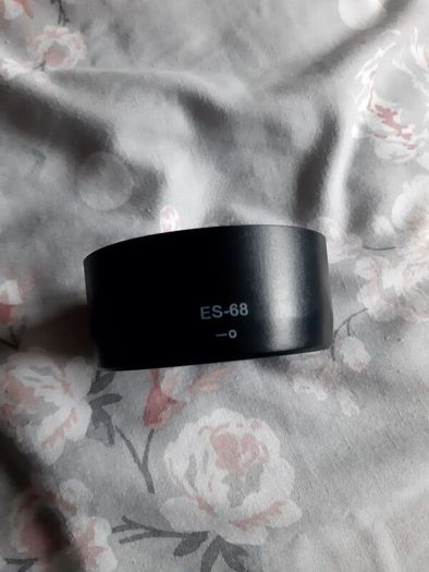 Canon lens hood Es68
