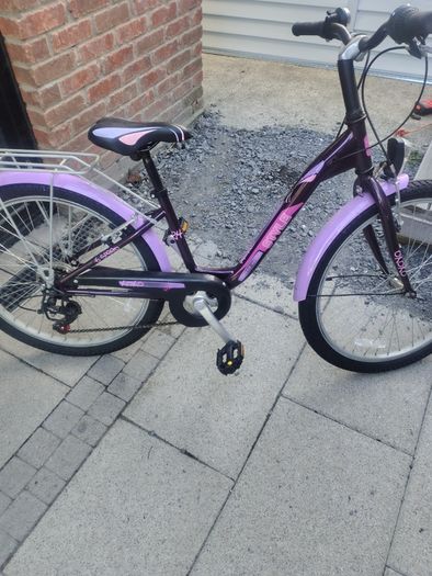 Girls 24 inch bike