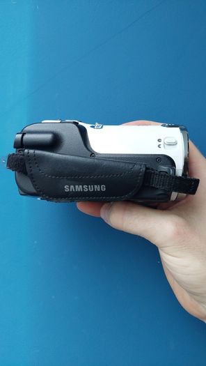 Samsung HMX-F90 HD Video Camera Camcorder