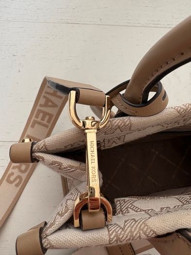 New Authentic Michael Kors bag
