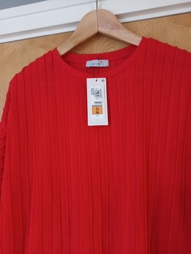 Per Una Red Jumper.   S.10.  B.N.W.T