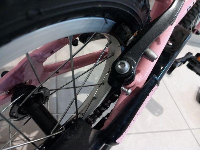 Ridgeback girls bike in great condition