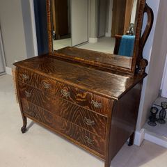 Antique American Tiger Oak Dresser with Bevelled Mirror c.1900/1915