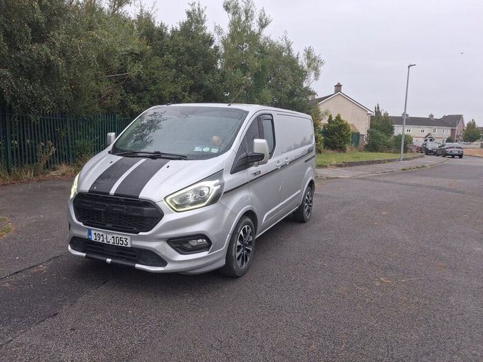 Ford transit custom sport