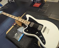 G4M 638 baritone/bass vi left handed