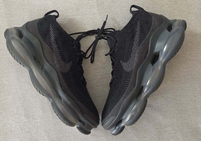 Nike  Air Max Scorpion Flyknit Triple Black uk 12