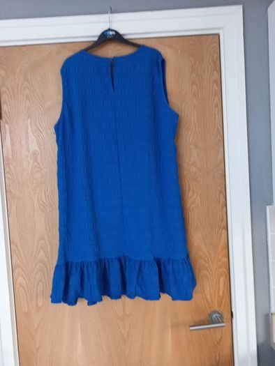 Emery Rose Tunic Top. S.L- 14/16.    B.N.W.T