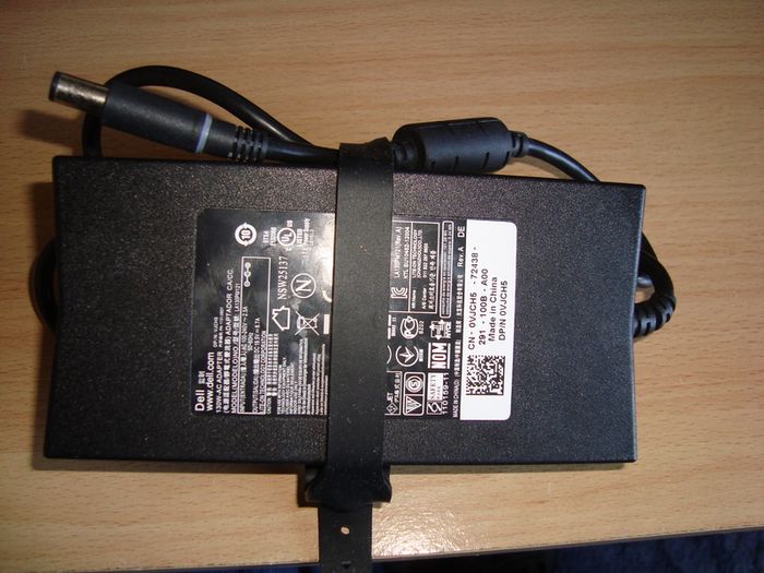 Genuine Laptop Power Adapter Charger Dell 130w LA130PM121 DA130PE1-00