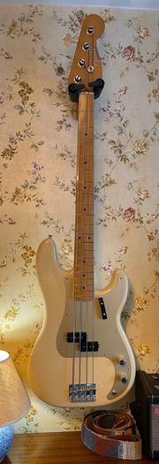 Fender Vintera II 50s Precision Bass