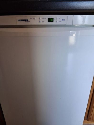 Chest freezer