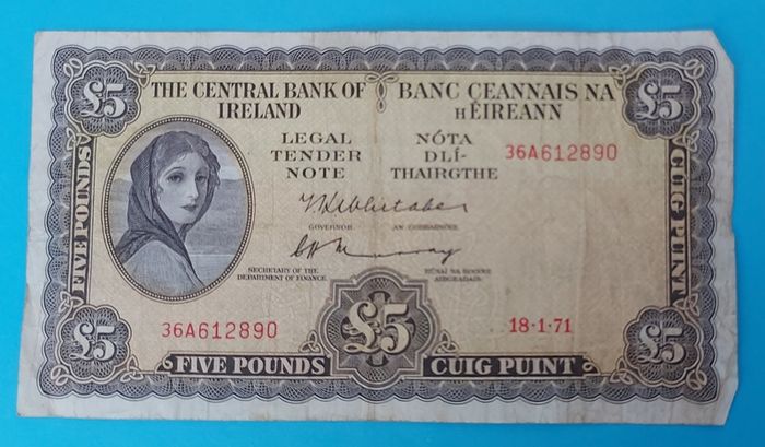 Irish 1970's 4 X Lavery Five pound banknote in Fine condition