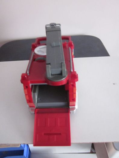Fisher Price Fire Station,Brigade and Figures