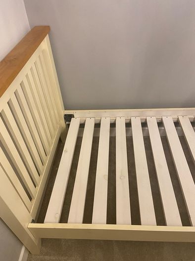 Oak frame single bed