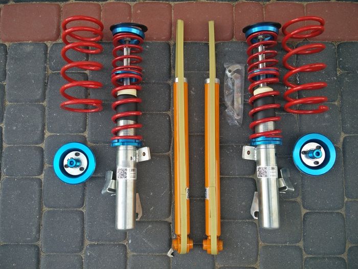 Ford Focus Mk2 C-max Mazda 3 Volvo C30 S40 V50, COBRA Height Adjustable COILOVERS