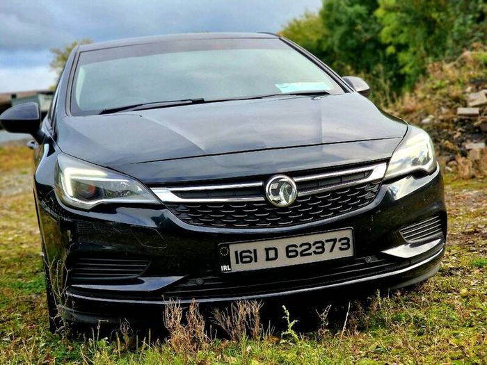 2016 Vauxhall Astra Blacked-out D-badge