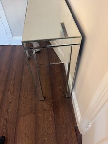 Lovely 2-drawer mirrored console table