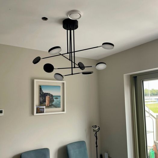 Feature LED 8 Spotlight Ceiling Lamp