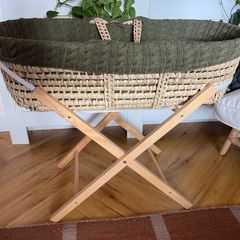 Moses Basket & Stand
