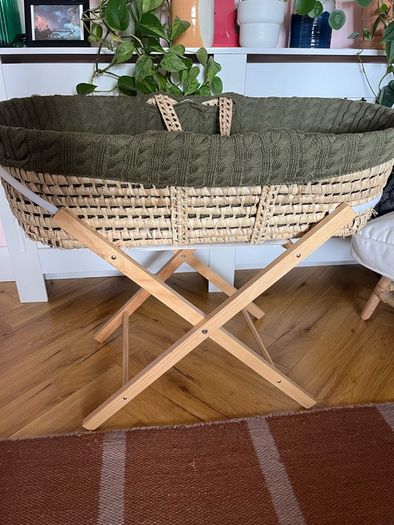 Moses Basket & Stand