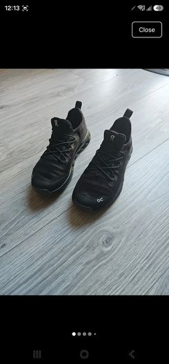 Genuine boys On Cloud trainers