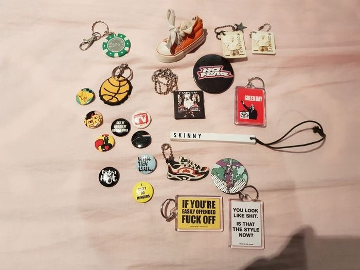 pins badges keychains