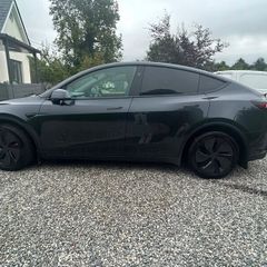 252 Tesla Model Y Juniper