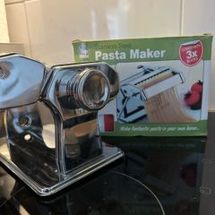 Pasta maker