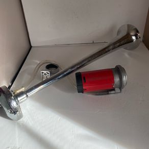 Single-trumpet air horn with electric compressor and clear air tubing