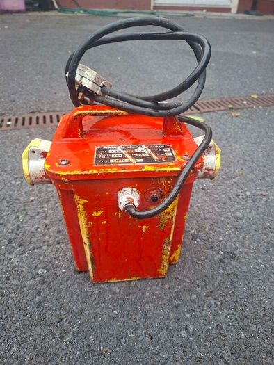 Heavy Duty 3.3kVA Portable Site Transformer (240V to 110V)