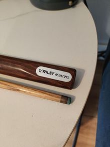 Riley masters vintage pool que Fantastic condition. Offers