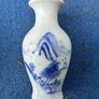 2 chinese style vases Image 4