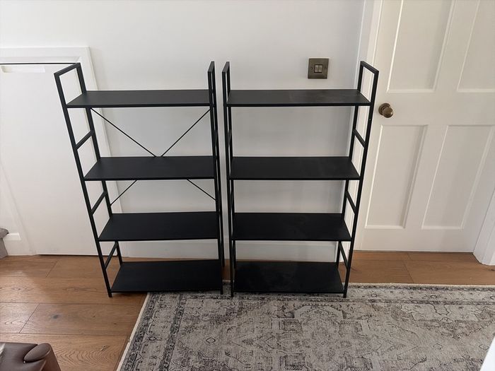 Freestanding shelves