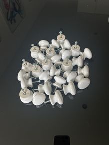 29 Ceramic knobs white