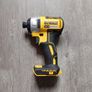 DeWalt dcb118 Charger Image 2