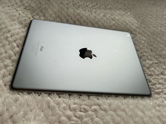 Apple iPad 6th Generation (2018)